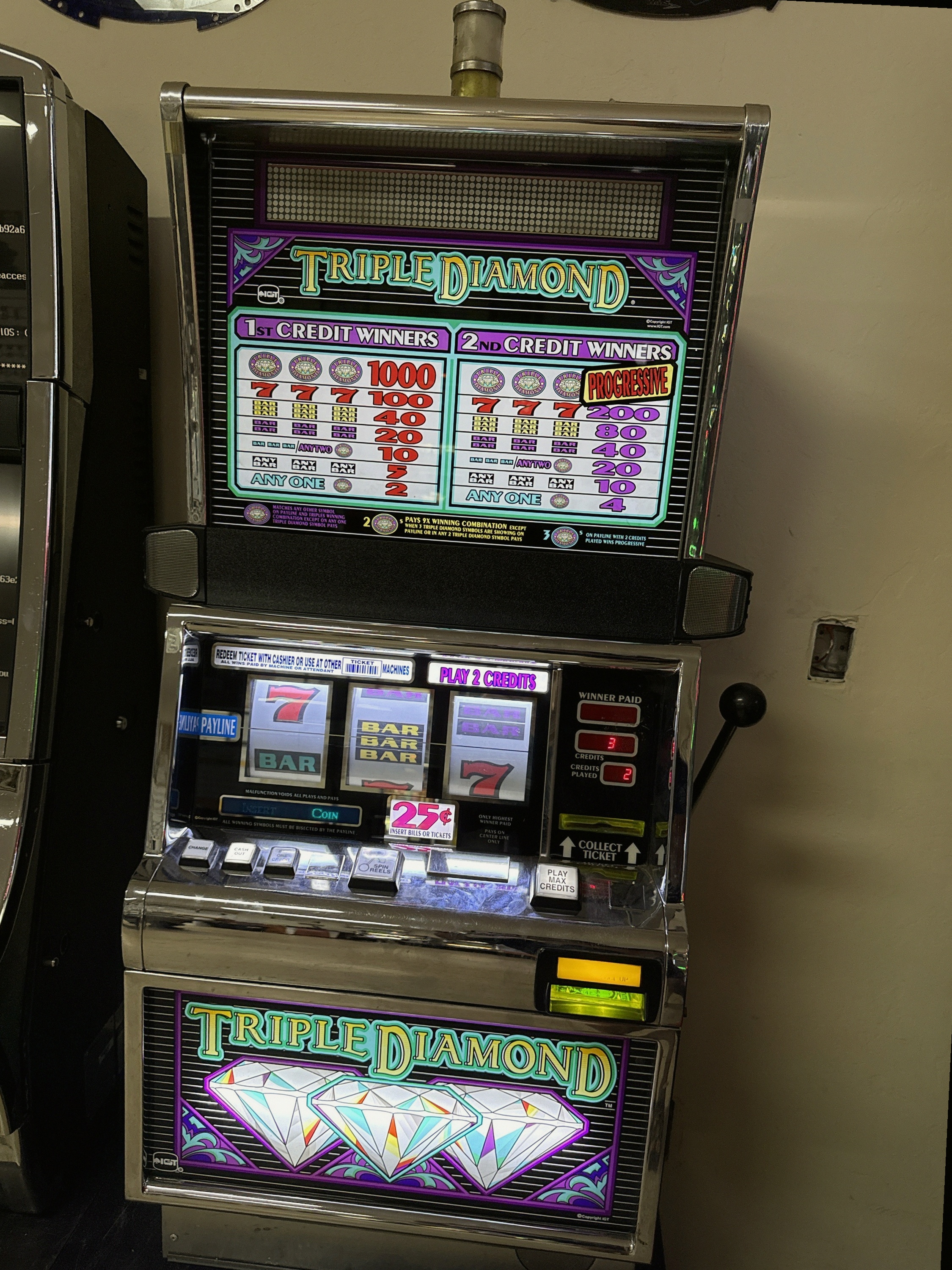 IGT S2000 Triple Diamond 3-Reel Machine